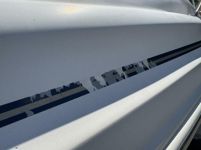 23' 1999 Sea Ray 215 Express Cruiser