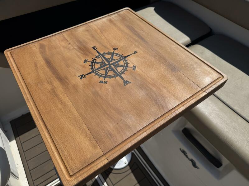 23' 1999 Sea Ray 215 Express Cruiser