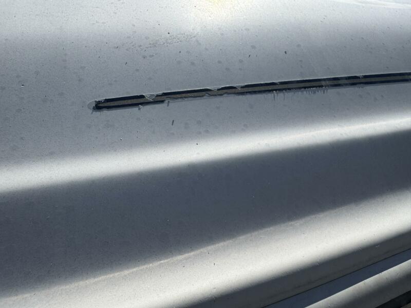 23' 1999 Sea Ray 215 Express Cruiser