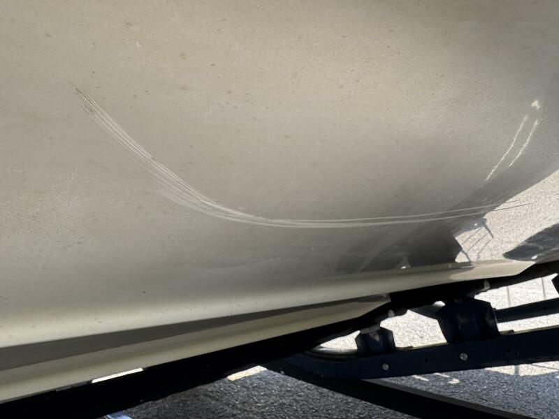 23' 1999 Sea Ray 215 Express Cruiser