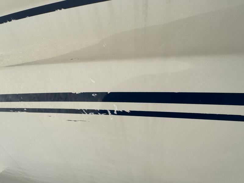 23' 1999 Sea Ray 215 Express Cruiser