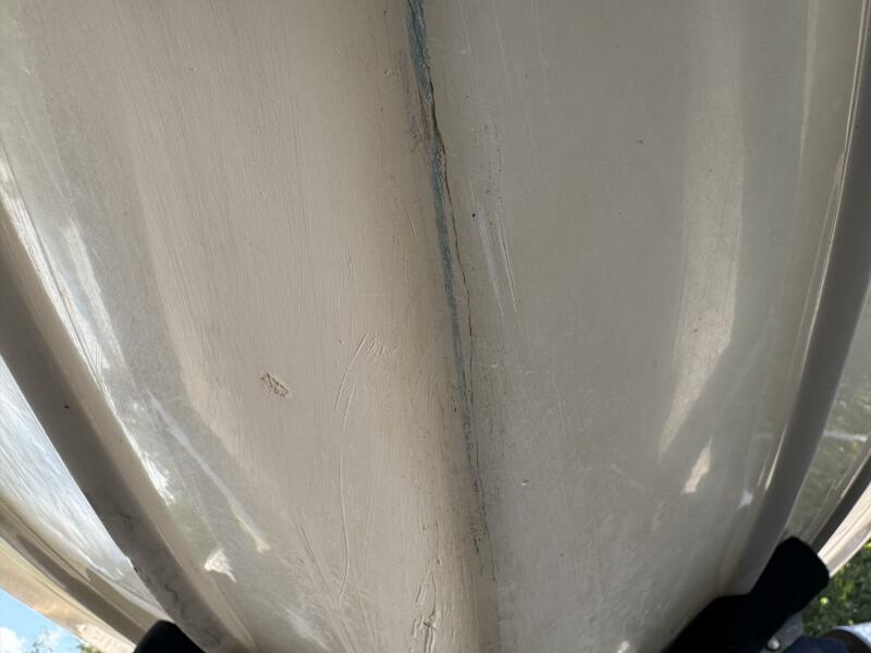 23' 1999 Sea Ray 215 Express Cruiser