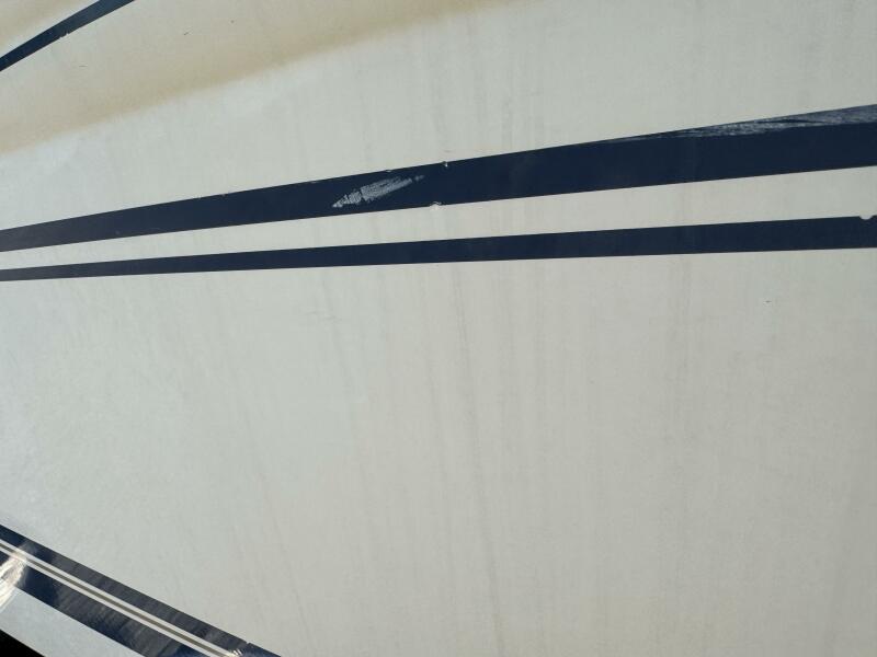 23' 1999 Sea Ray 215 Express Cruiser