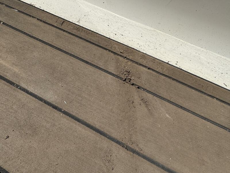 23' 1999 Sea Ray 215 Express Cruiser