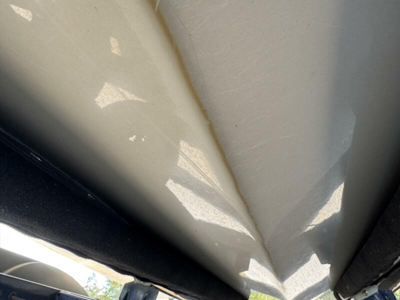 23' 1999 Sea Ray 215 Express Cruiser