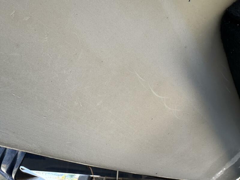 23' 1999 Sea Ray 215 Express Cruiser