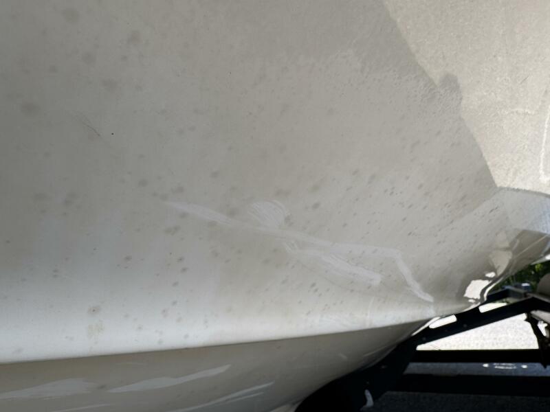 23' 1999 Sea Ray 215 Express Cruiser