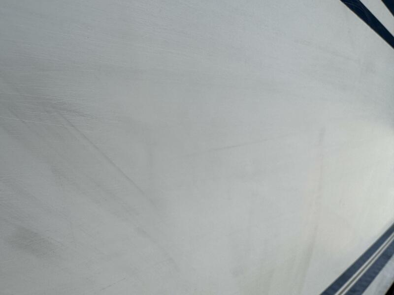 23' 1999 Sea Ray 215 Express Cruiser