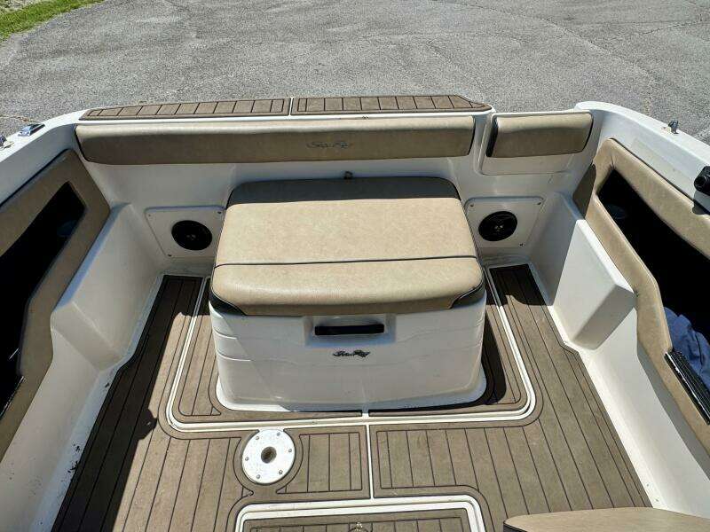 23ft Sea Ray Yacht For Sale