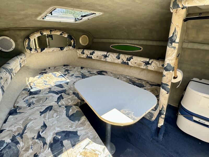 23' 1999 Sea Ray 215 Express Cruiser