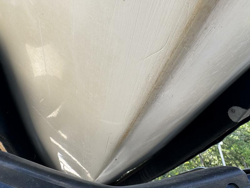 23' 1999 Sea Ray 215 Express Cruiser