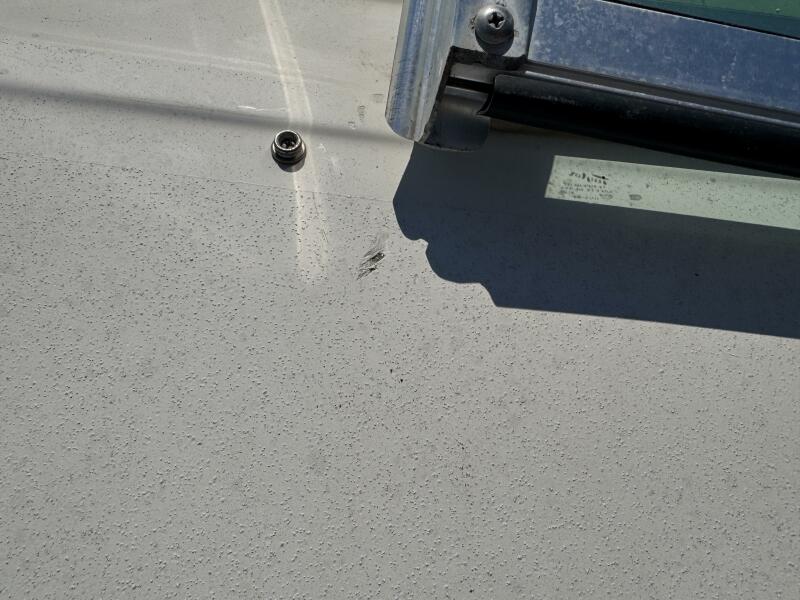 23' 1999 Sea Ray 215 Express Cruiser