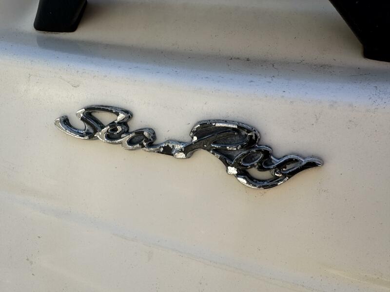 23' 1999 Sea Ray 215 Express Cruiser