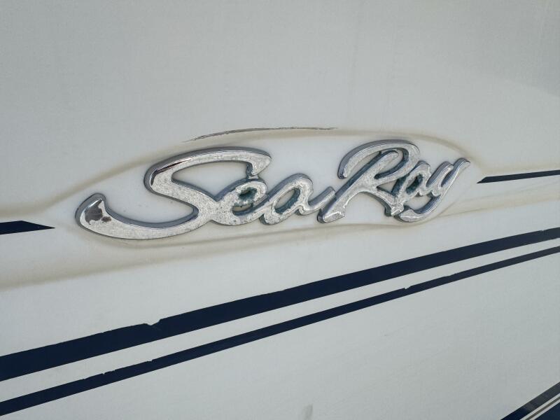23' 1999 Sea Ray 215 Express Cruiser