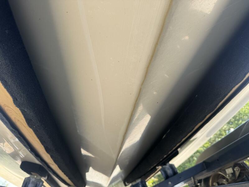 23' 1999 Sea Ray 215 Express Cruiser