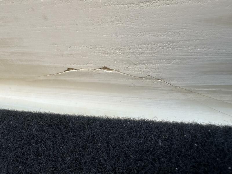 23' 1999 Sea Ray 215 Express Cruiser