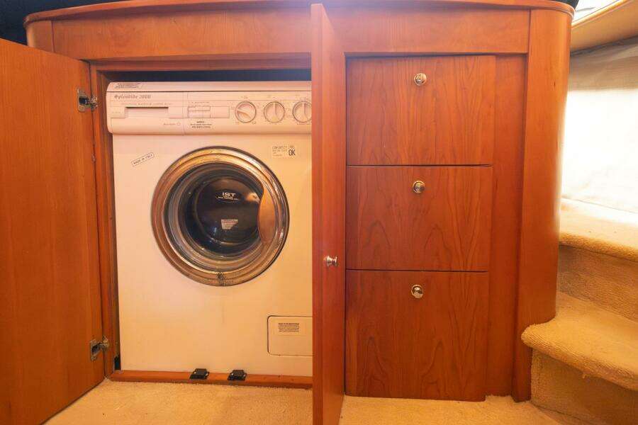 Blue Sapphire 41ft Silverton Yacht For Sale