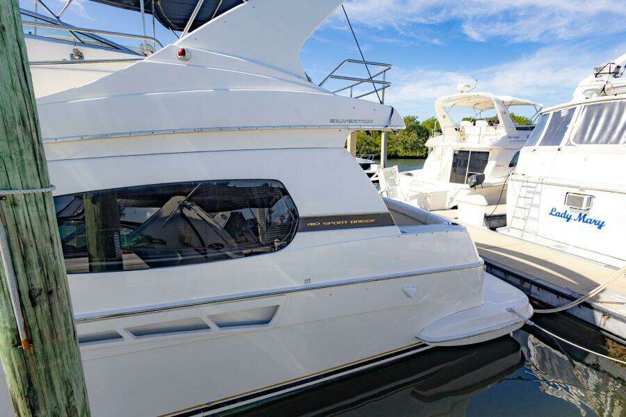 Blue Sapphire 41ft Silverton Yacht For Sale