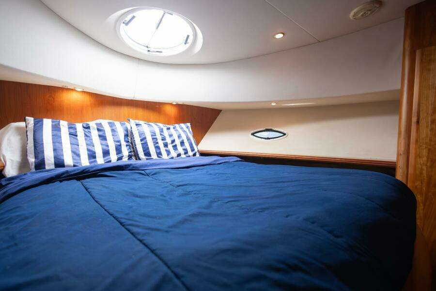 Blue Sapphire 41ft Silverton Yacht For Sale