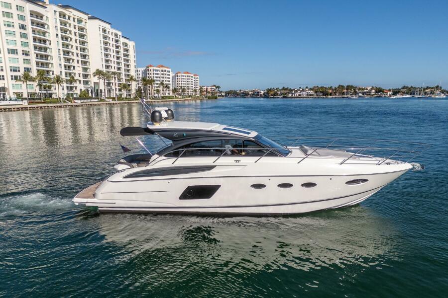 48' 2016 Princess V48