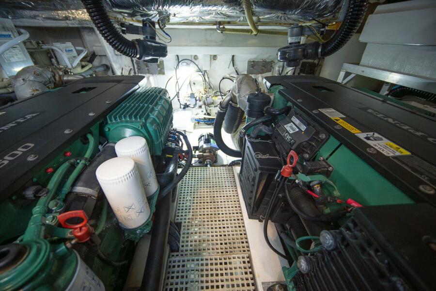 48' 2016 Princess V48