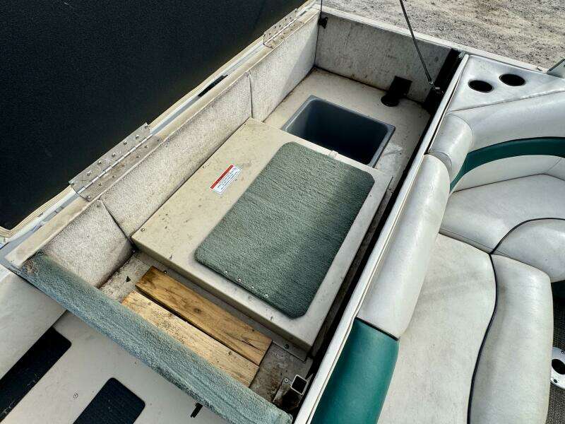 21ft Sun Tracker Yacht For Sale