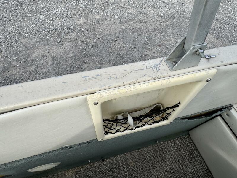 21' 2002 Sun Tracker Party Deck 21