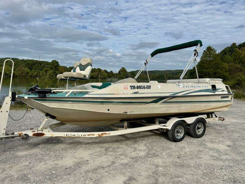 21ft Sun Tracker Yacht For Sale