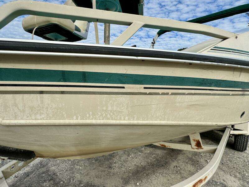 21ft Sun Tracker Yacht For Sale