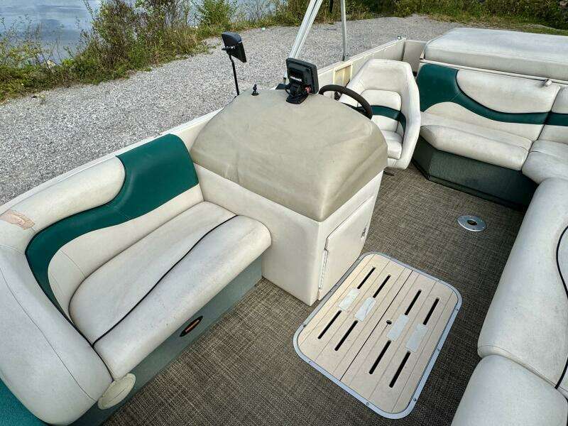 21ft Sun Tracker Yacht For Sale