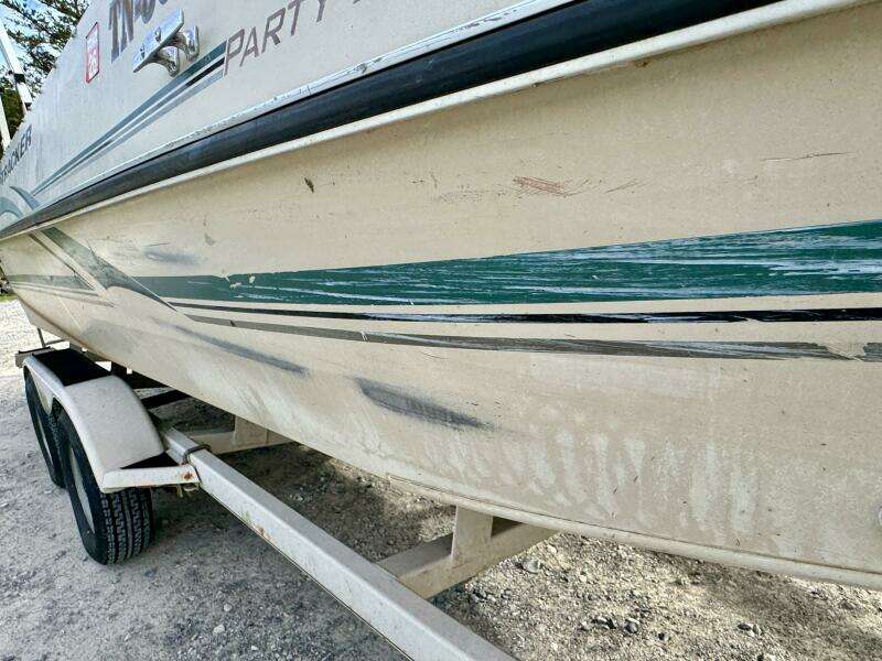 21ft Sun Tracker Yacht For Sale