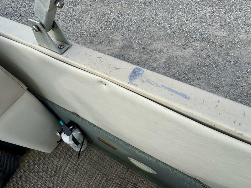 21' 2002 Sun Tracker Party Deck 21