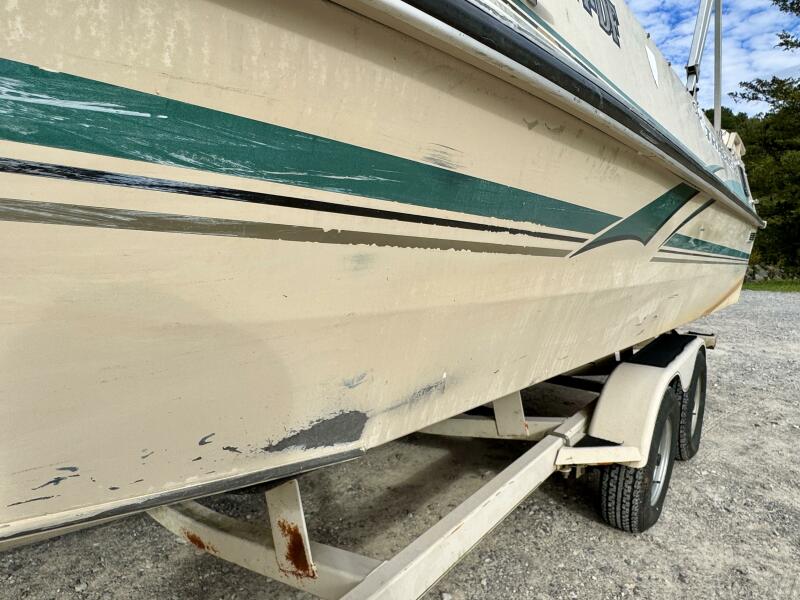 21' 2002 Sun Tracker Party Deck 21
