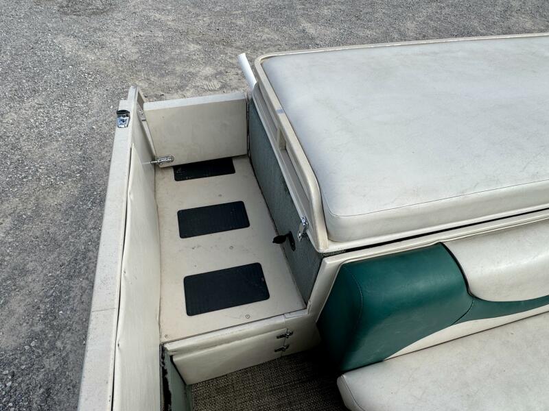 21' 2002 Sun Tracker Party Deck 21