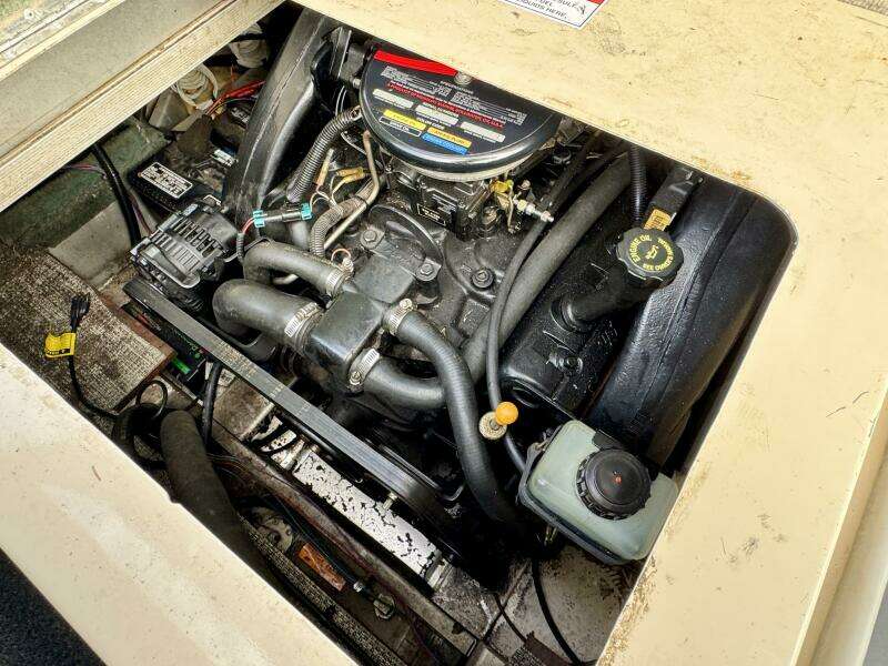 21ft Sun Tracker Yacht For Sale