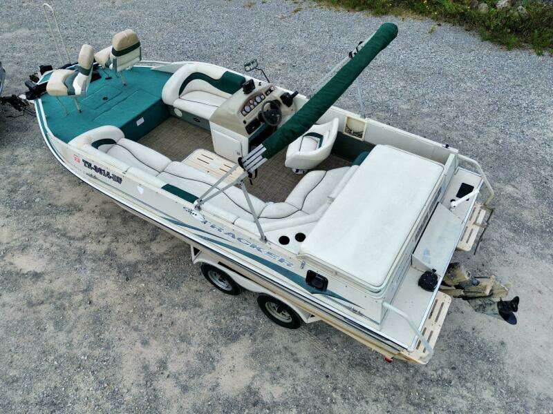 21ft Sun Tracker Yacht For Sale