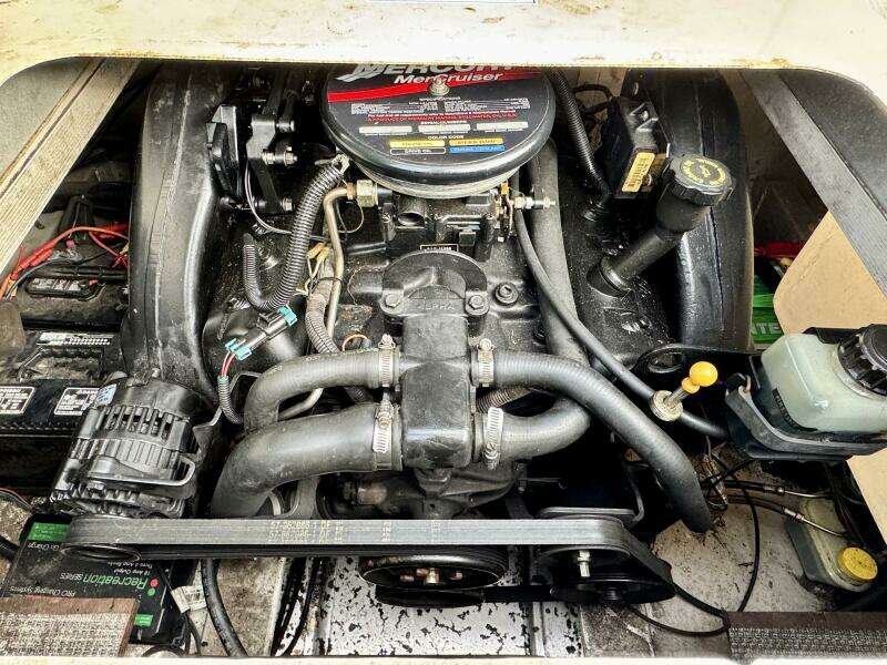 21ft Sun Tracker Yacht For Sale