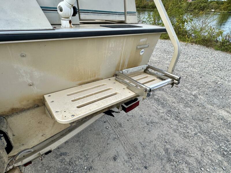 21' 2002 Sun Tracker Party Deck 21