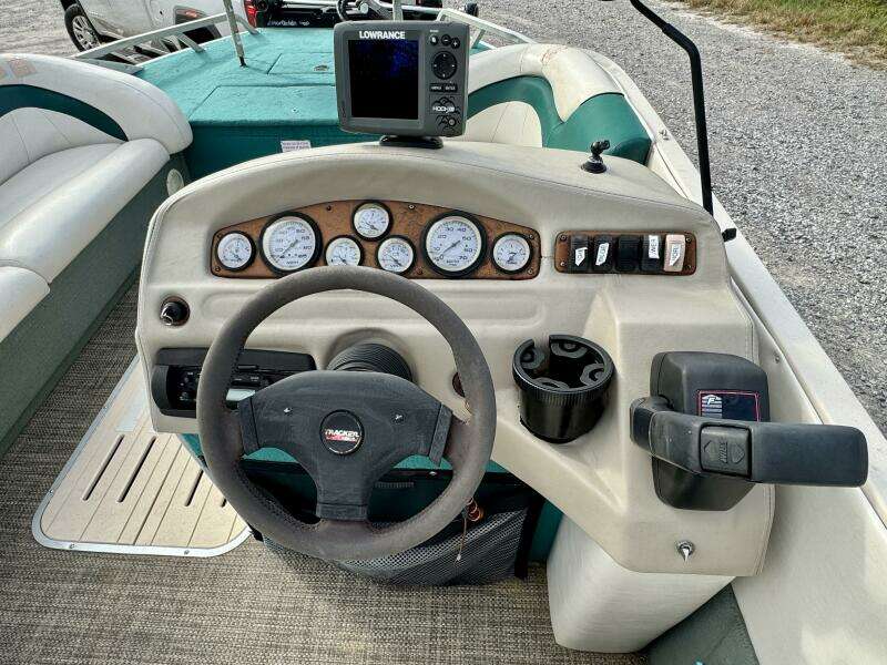 21ft Sun Tracker Yacht For Sale