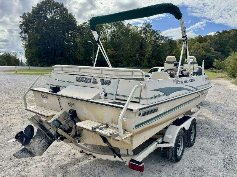 21ft Sun Tracker Yacht For Sale