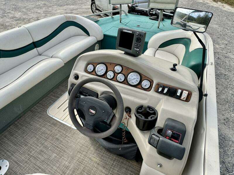 21ft Sun Tracker Yacht For Sale