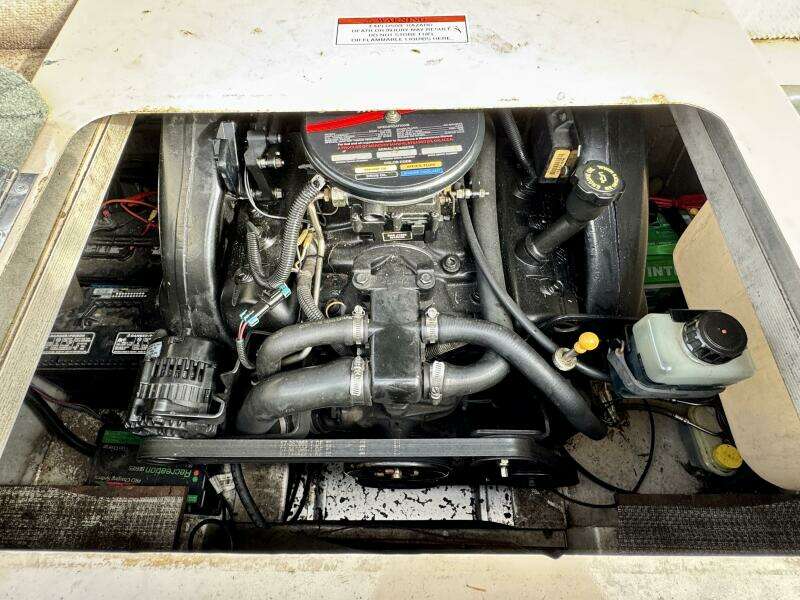 21ft Sun Tracker Yacht For Sale