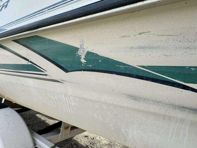 21ft Sun Tracker Yacht For Sale