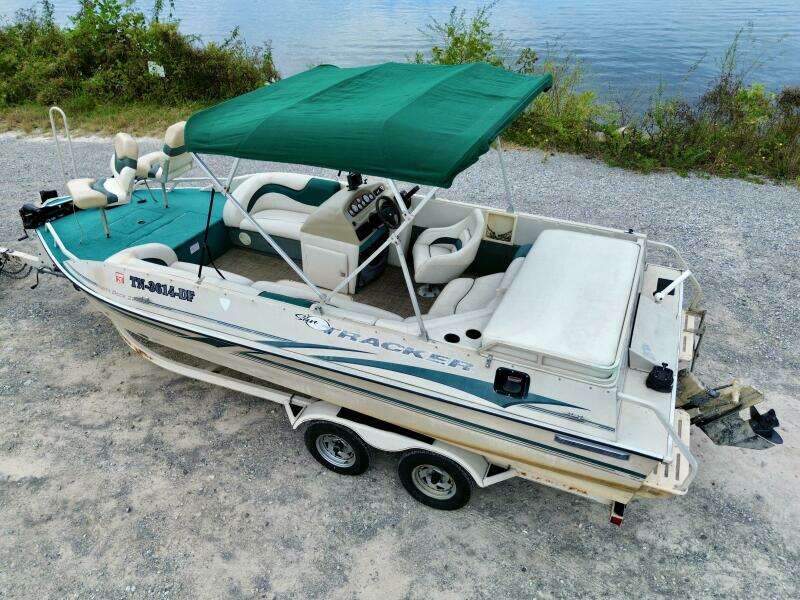 21ft Sun Tracker Yacht For Sale