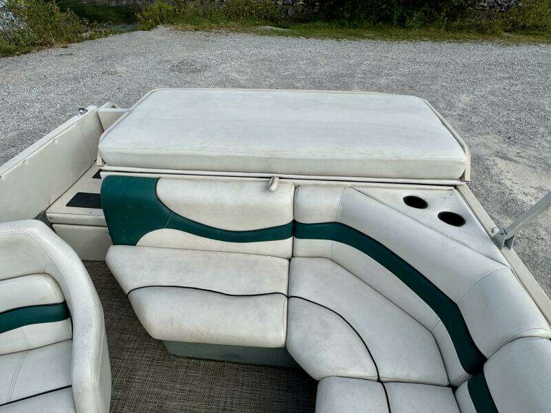 21ft Sun Tracker Yacht For Sale