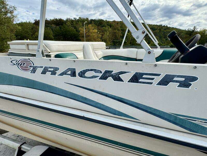 21ft Sun Tracker Yacht For Sale