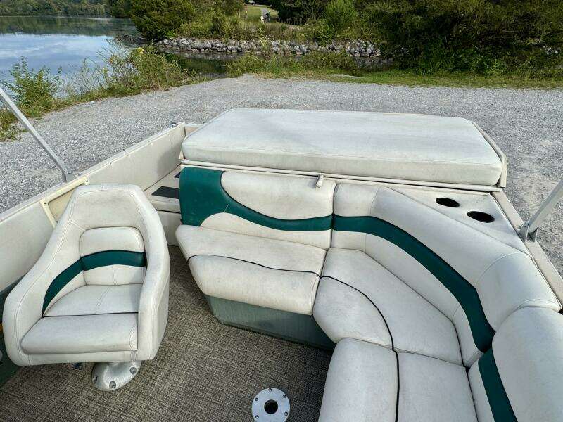 21ft Sun Tracker Yacht For Sale