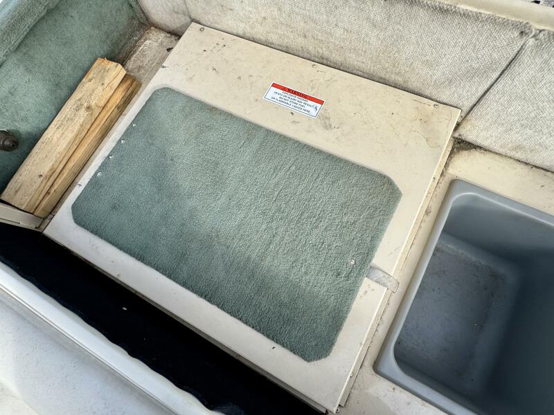 21' 2002 Sun Tracker Party Deck 21