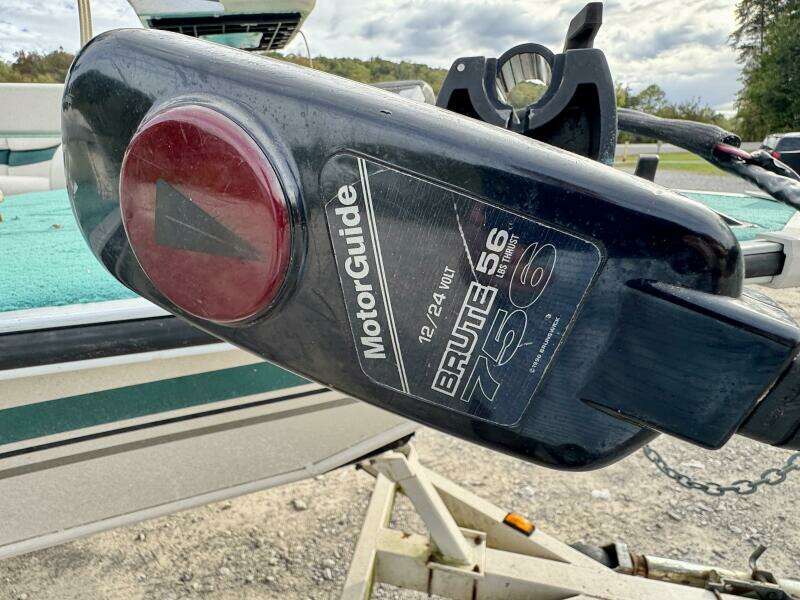 21ft Sun Tracker Yacht For Sale