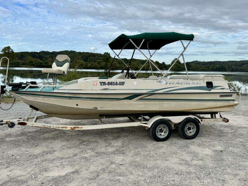 21ft Sun Tracker Yacht For Sale